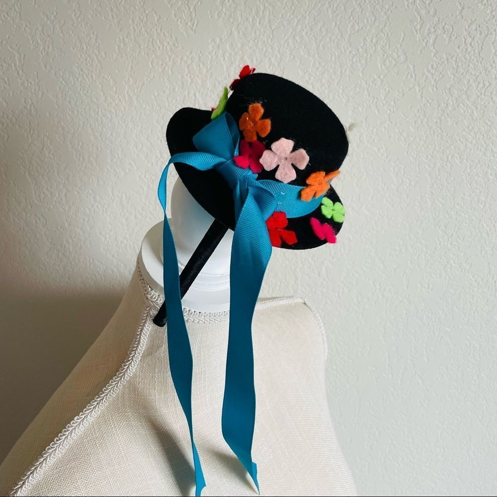 Servane Barrau Designs hat